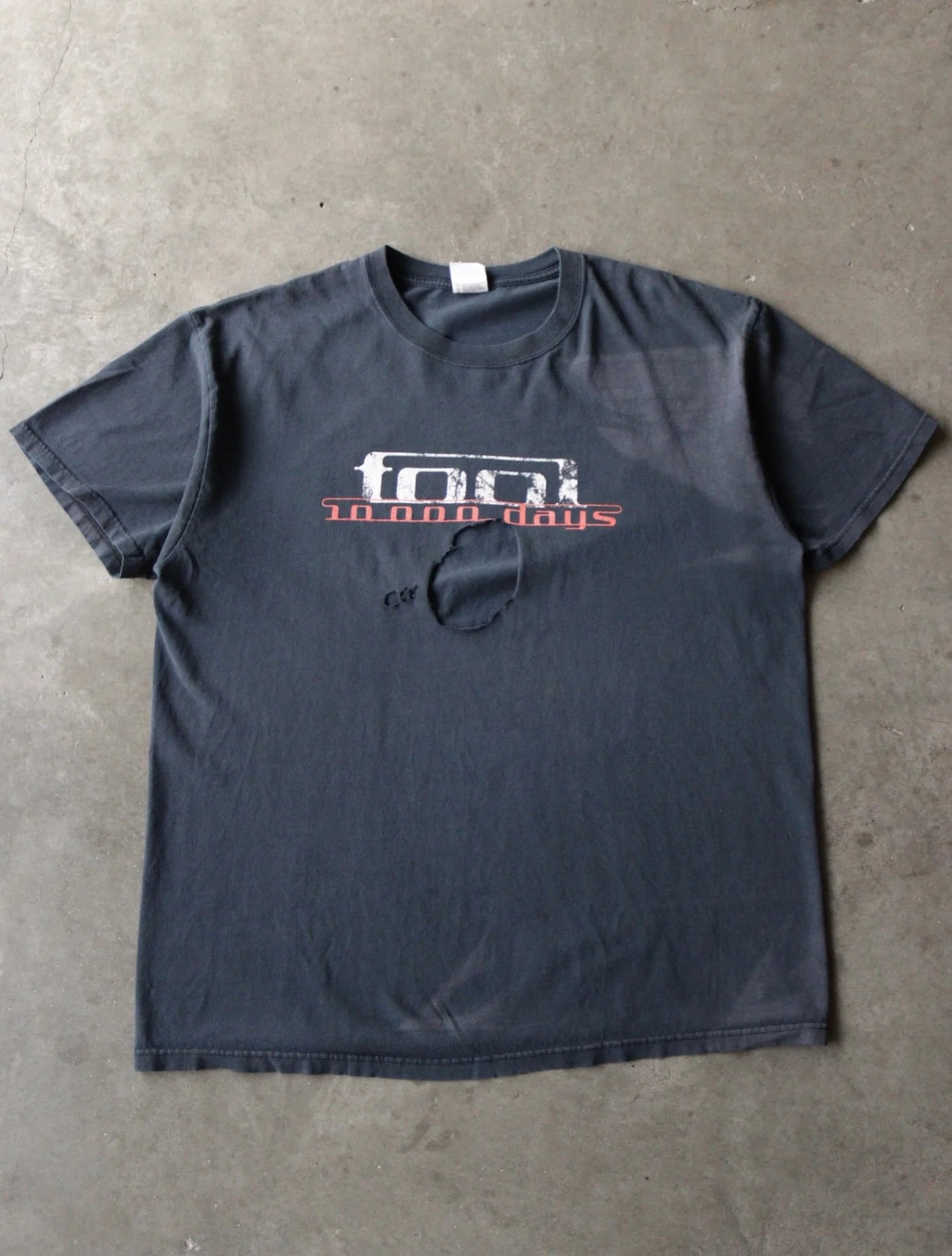 2000S TOOL BAND TEE