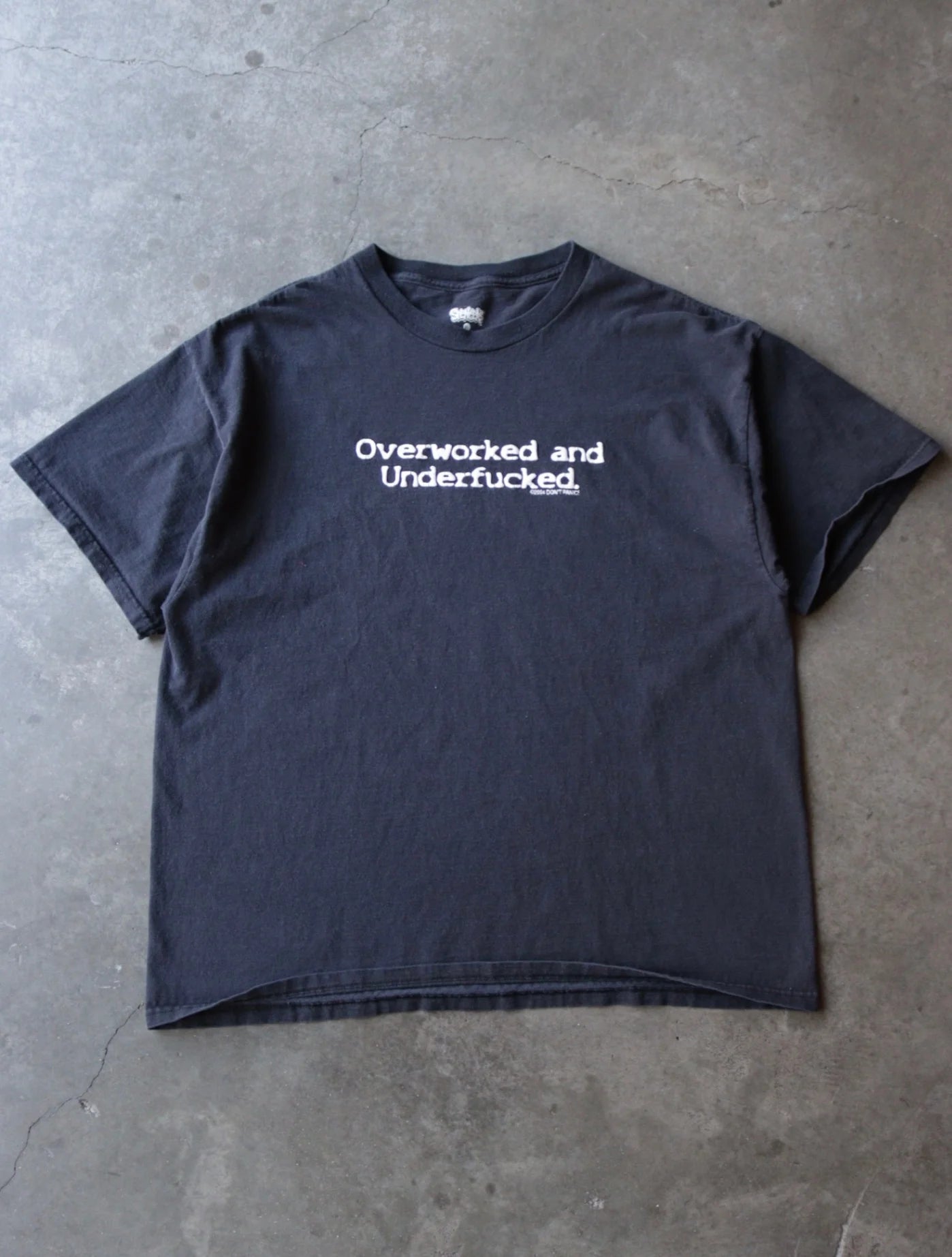2000S OVERWORKED TEE