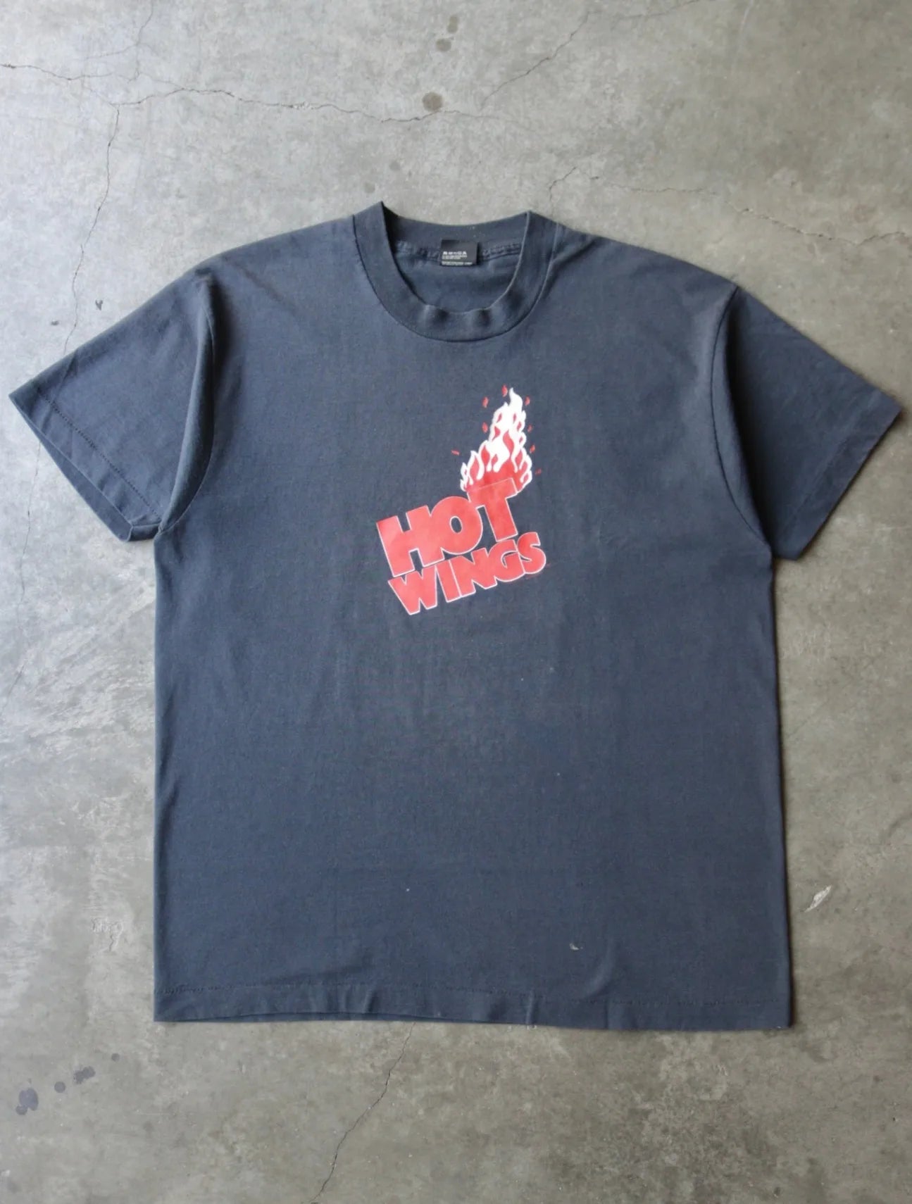 1990S HOT WINGS TEE