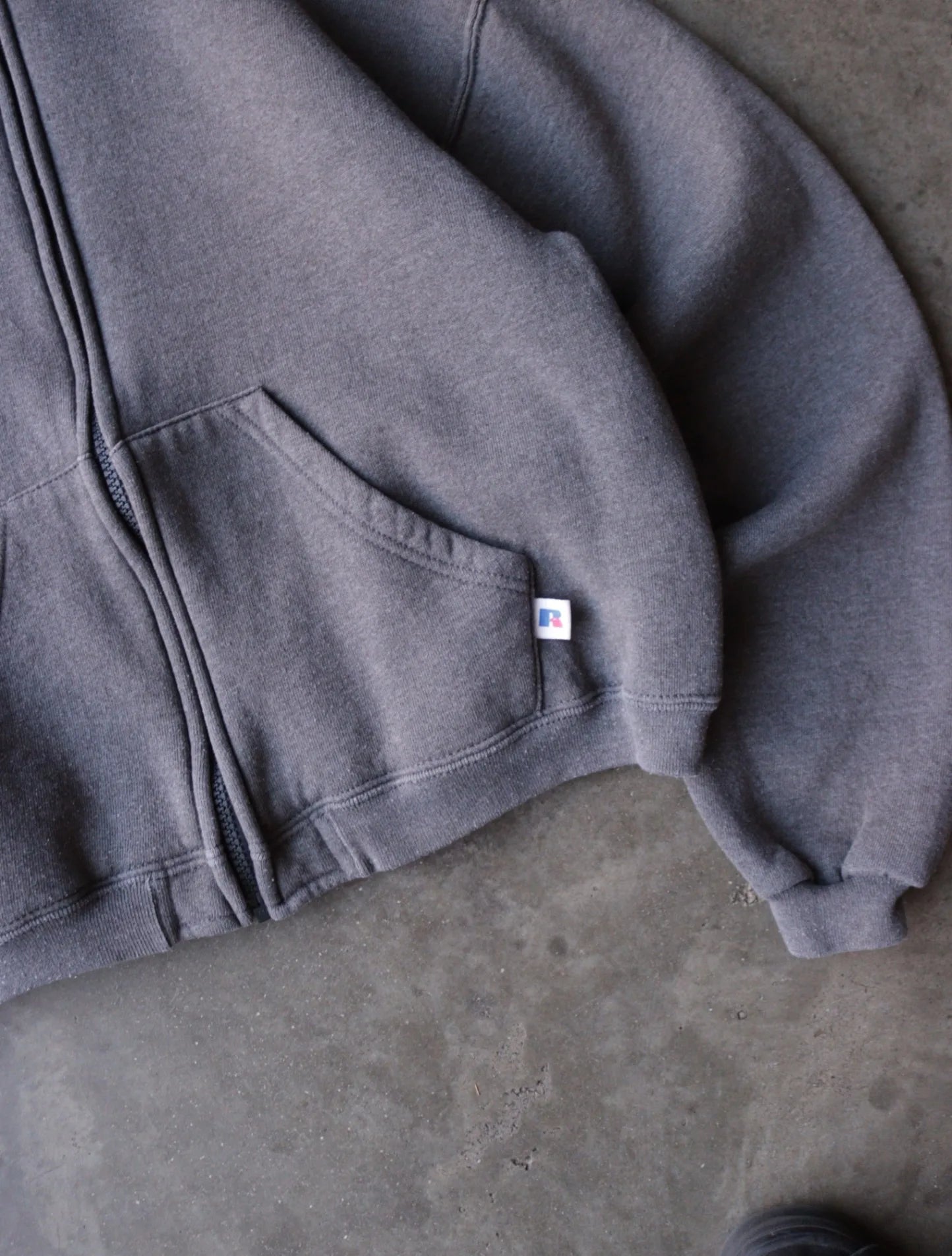 1990S CROPPED RUSSELL HOODED SWEATSHIRT