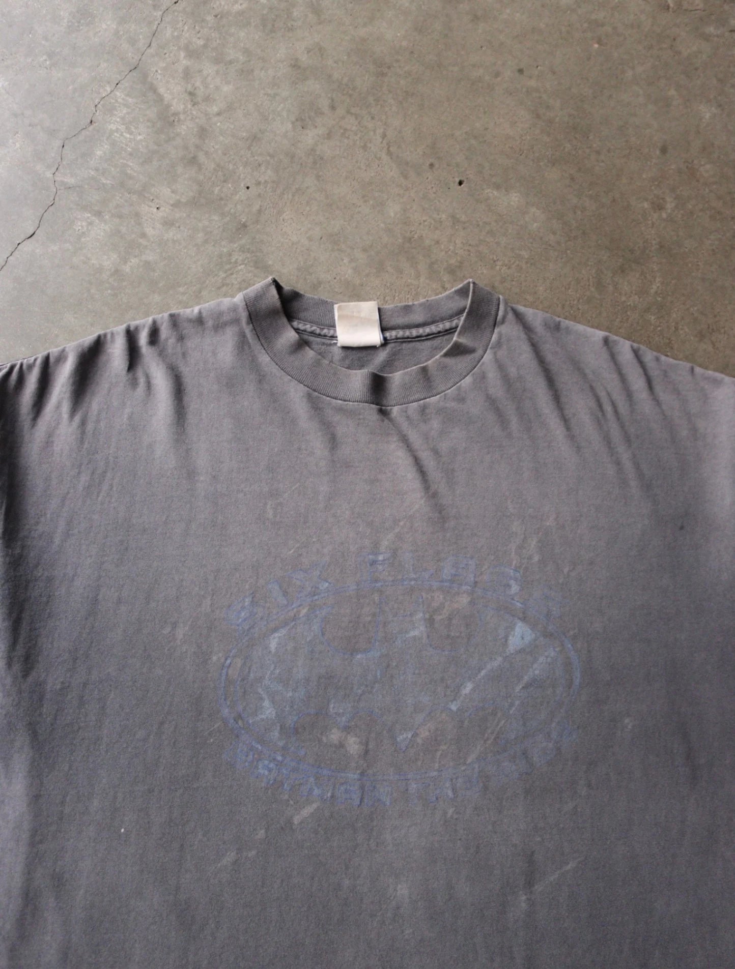 1990S SUN FADED BATMAN SIX FLAGS TEE