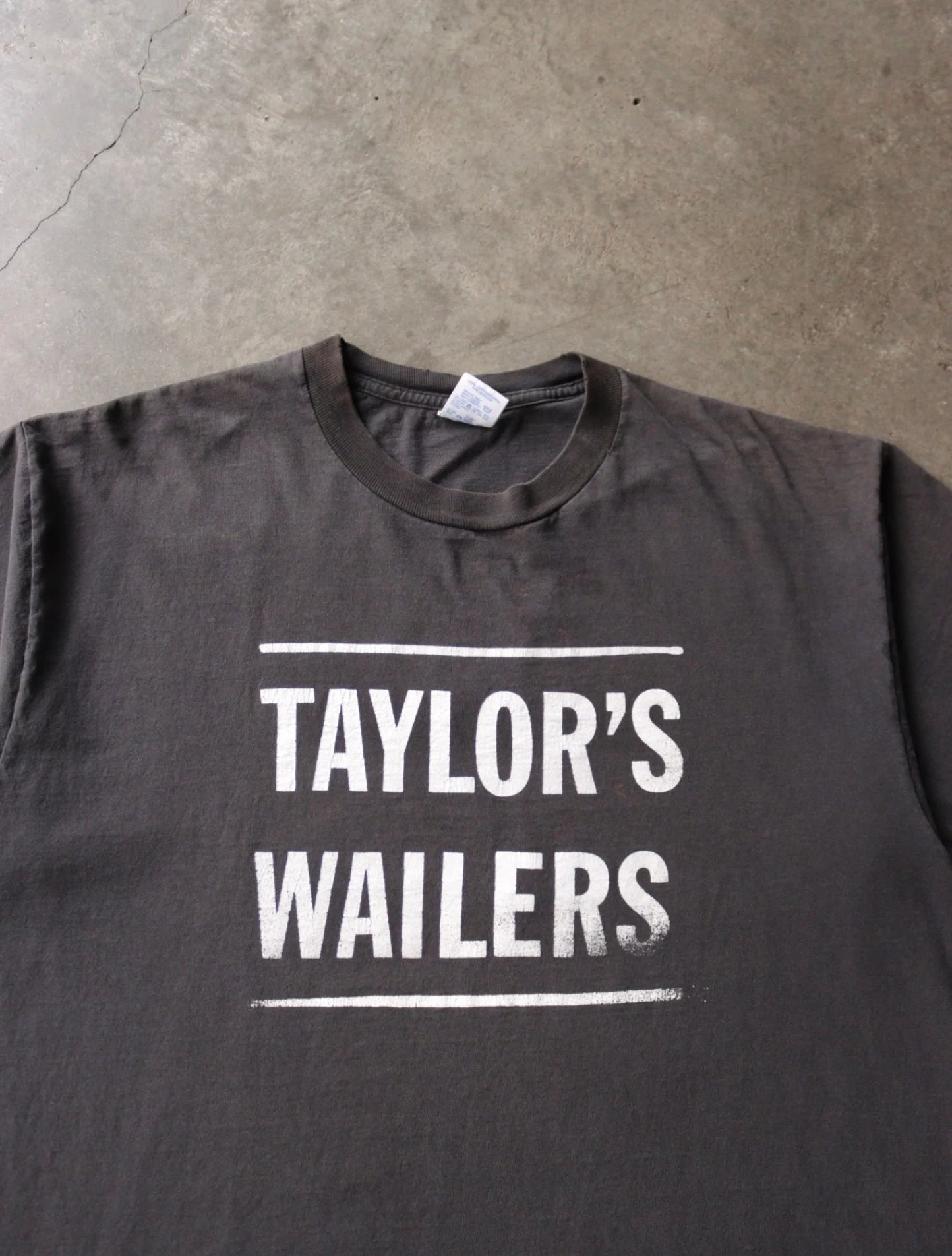 2000S SUN FADED TAYLOR'S WAILERS TEE