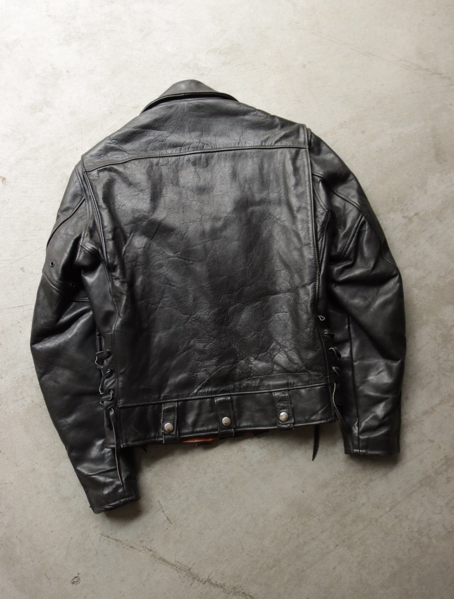 1960S 'GOLDEN BEAR' LINED STEERHIDE LEATHER JACKET – TWO FOLD 1960S 'GOLDEN BEAR' LINED STEERHIDE LEATHER JACKET – TWO FOLD