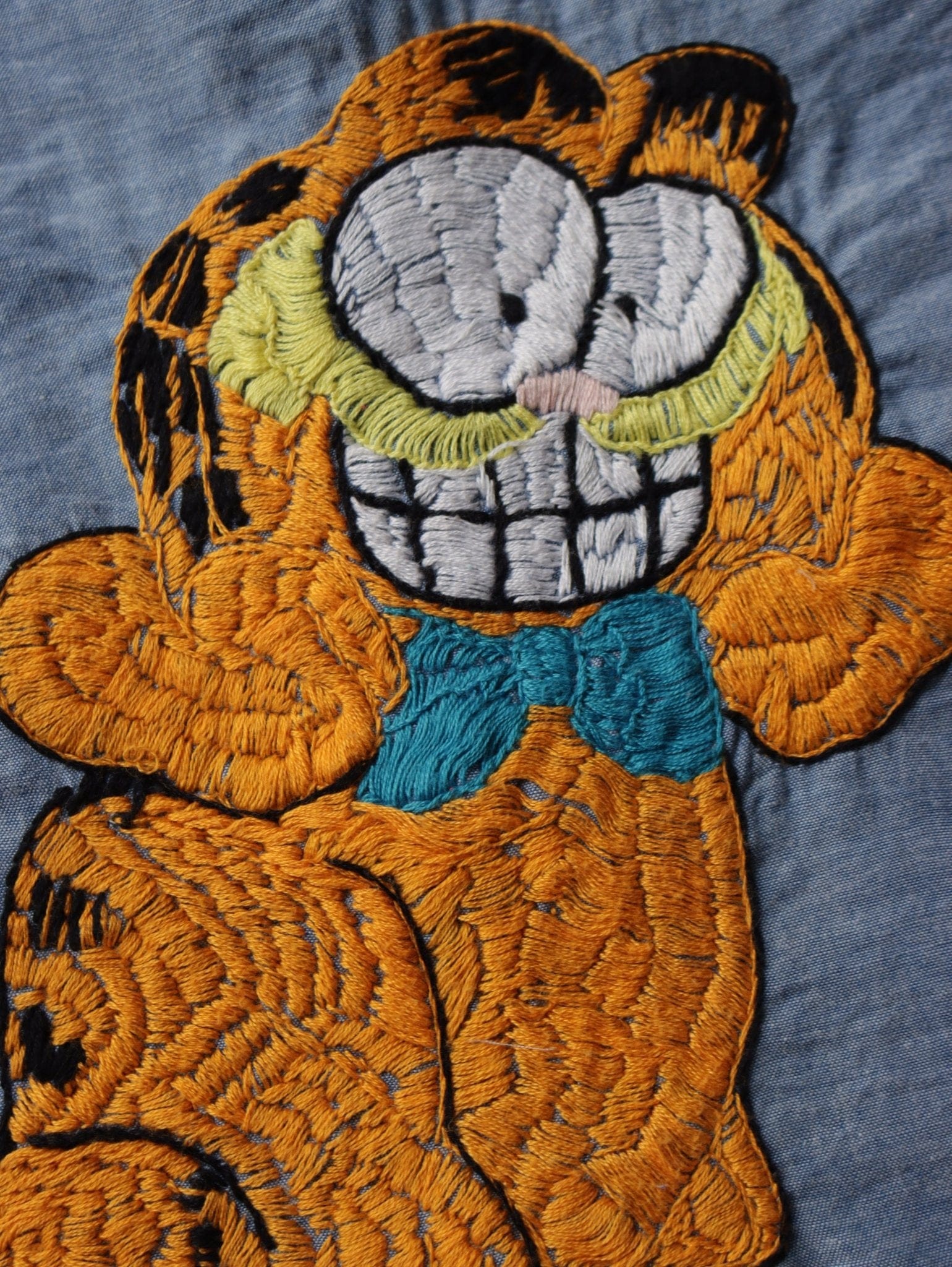 1970S PEARL SNAP CROP WESTERN 'GARFIELD' EMBROIDERED SHIRT - TWO FOLD