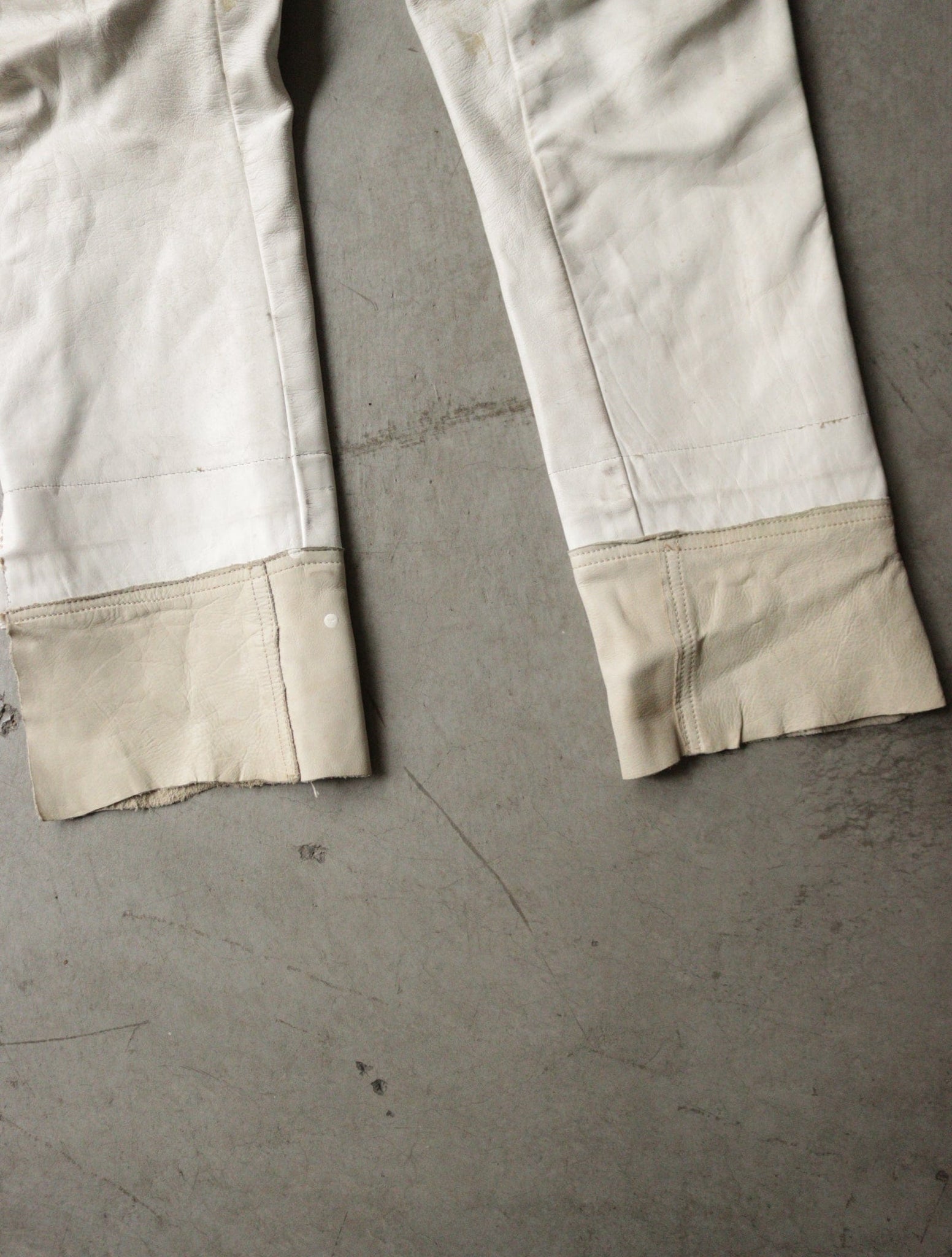 1940S TAUBERS WHITE LEATHER BIKER JACKET + PANTS