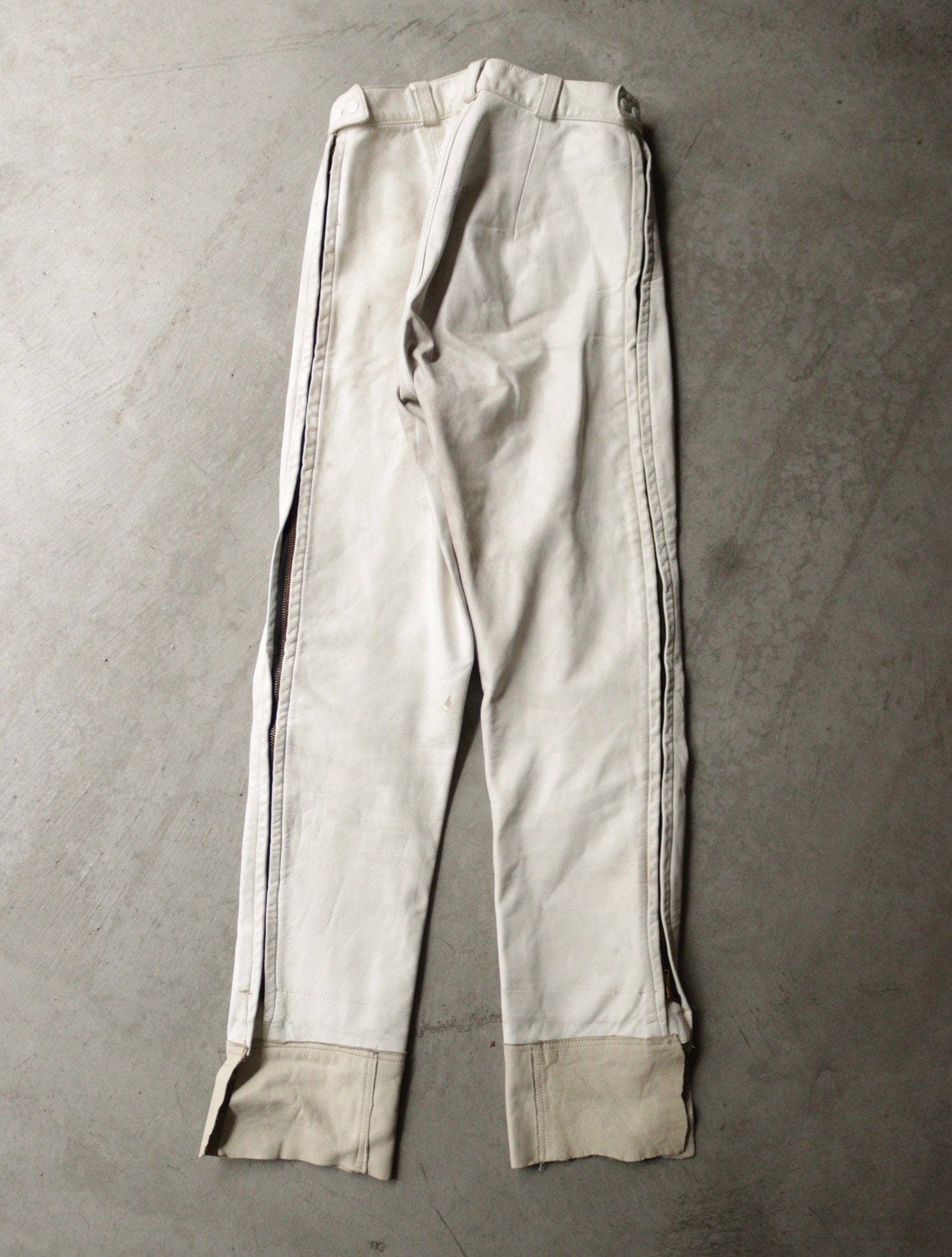 1940S TAUBERS WHITE LEATHER BIKER JACKET + PANTS