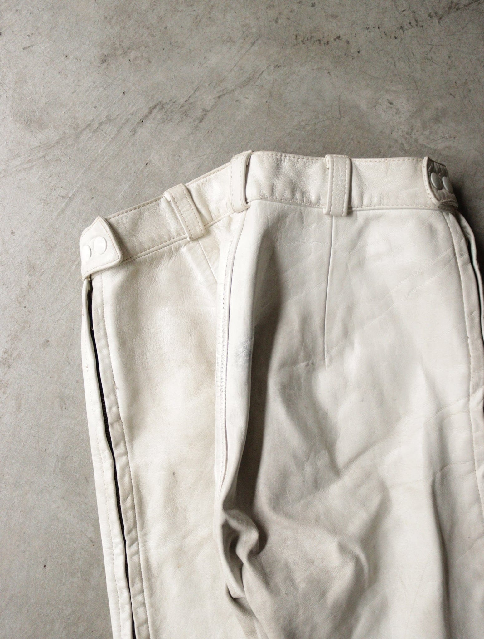 1940S TAUBERS WHITE LEATHER BIKER JACKET + PANTS